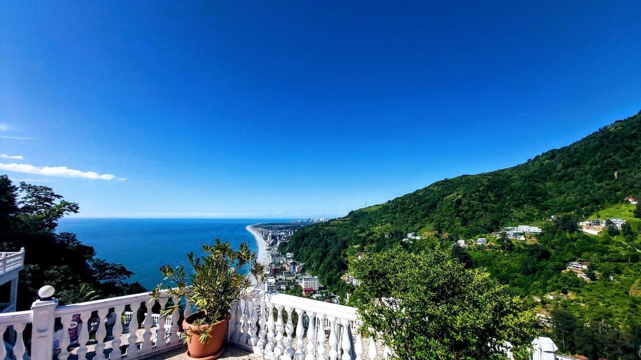 Hotel Zura Palace 卡瓦拉提 外观 照片