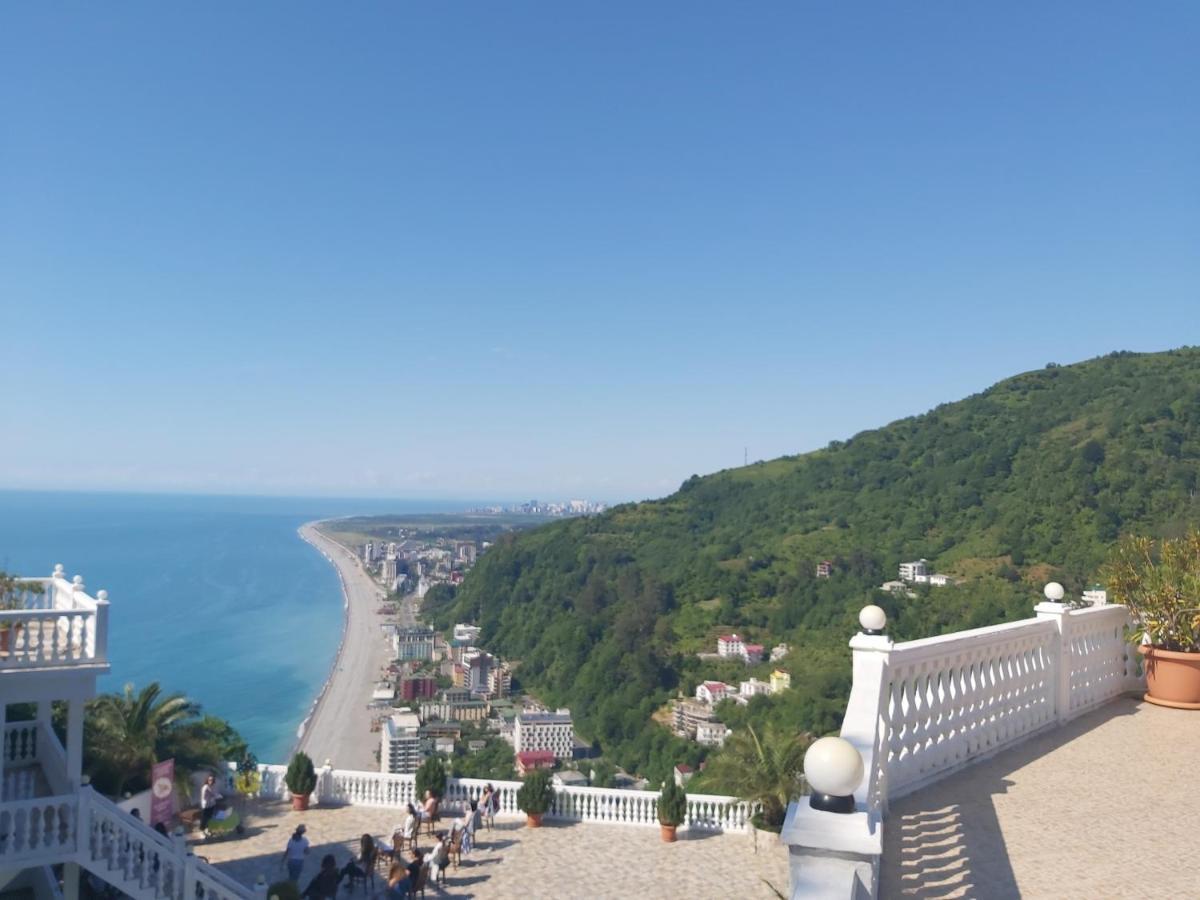 Hotel Zura Palace 卡瓦拉提 外观 照片