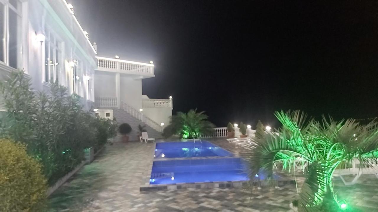 Hotel Zura Palace 卡瓦拉提 外观 照片