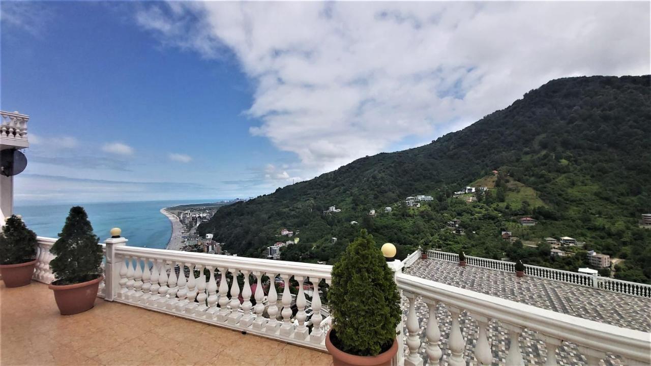 Hotel Zura Palace 卡瓦拉提 外观 照片