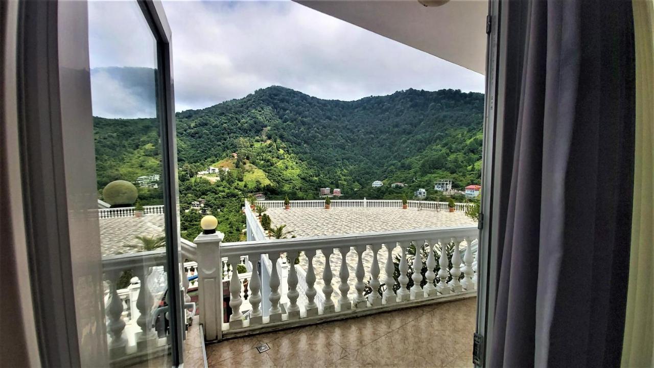 Hotel Zura Palace 卡瓦拉提 外观 照片