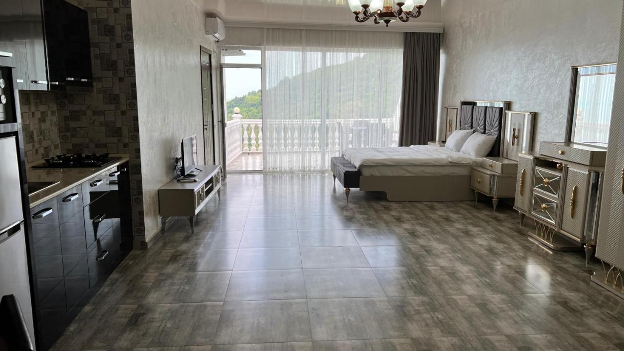 Hotel Zura Palace 卡瓦拉提 外观 照片