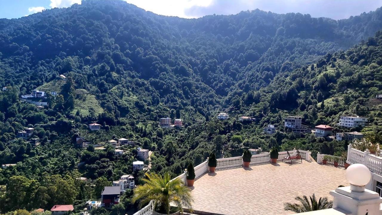 Hotel Zura Palace 卡瓦拉提 外观 照片
