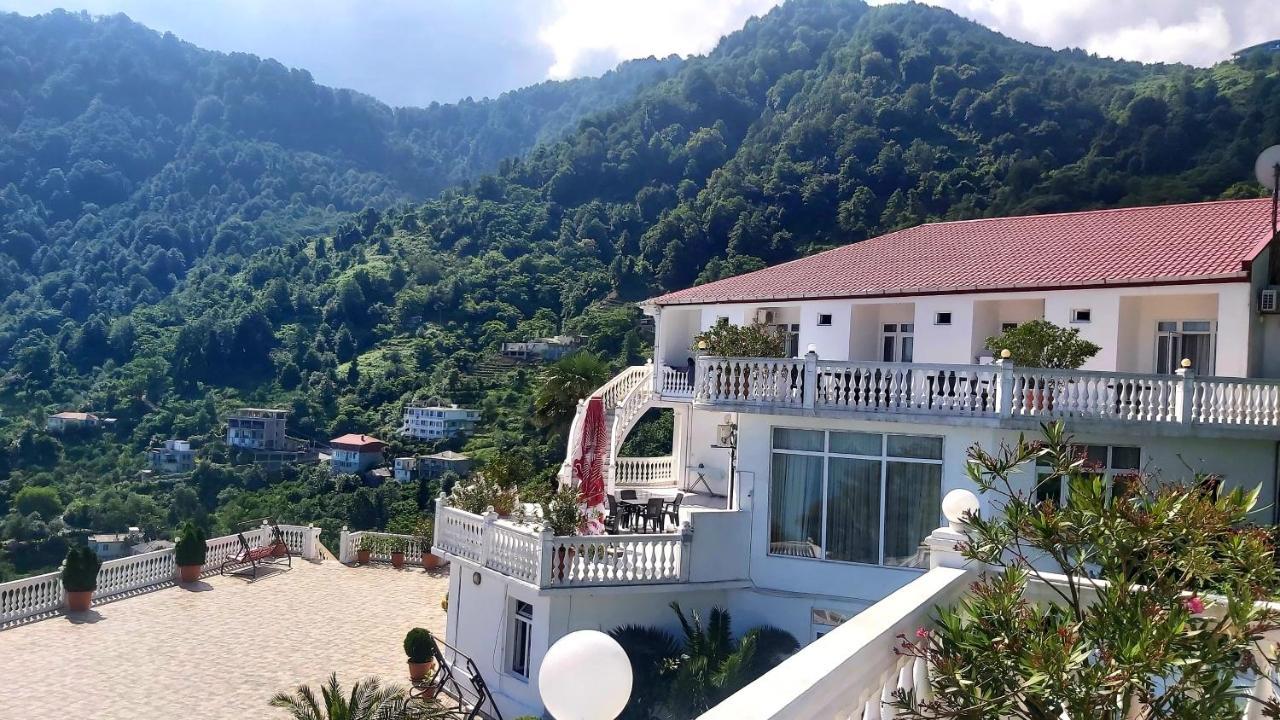 Hotel Zura Palace 卡瓦拉提 外观 照片