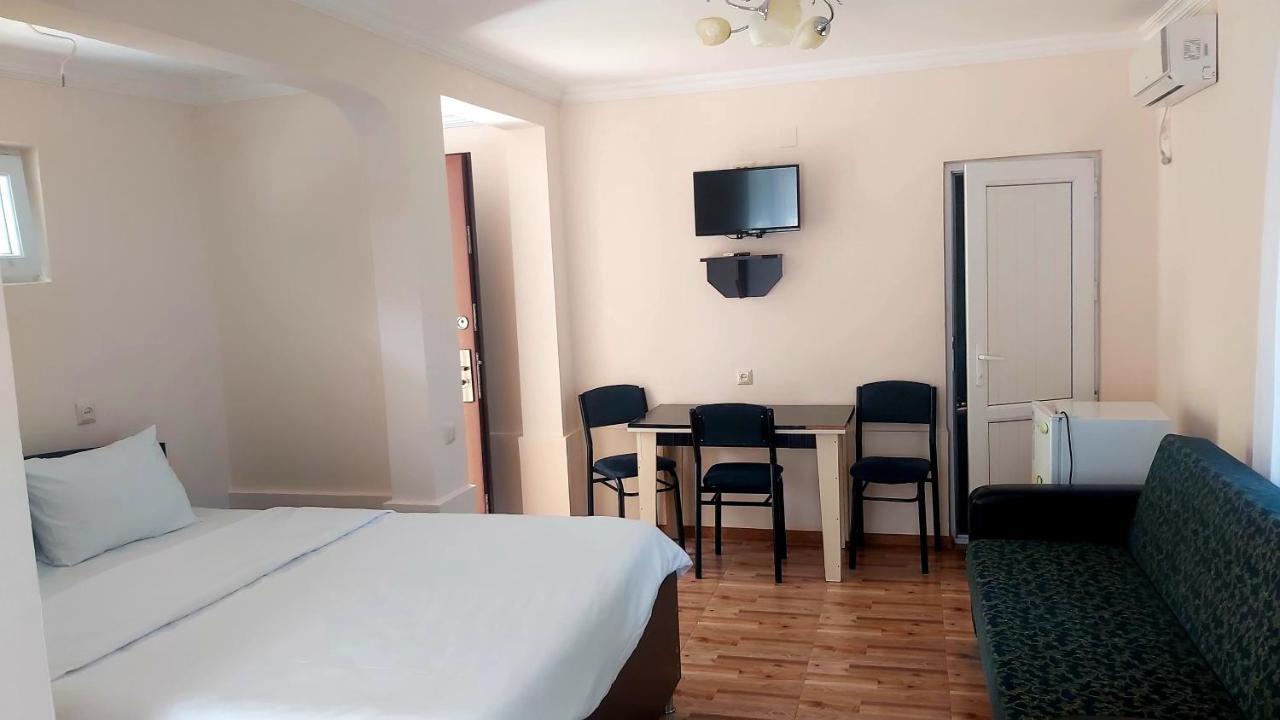 Hotel Zura Palace 卡瓦拉提 外观 照片