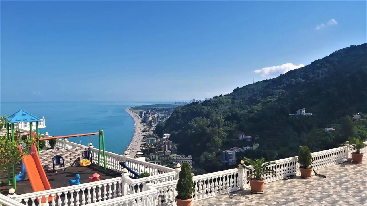 Hotel Zura Palace 卡瓦拉提 外观 照片