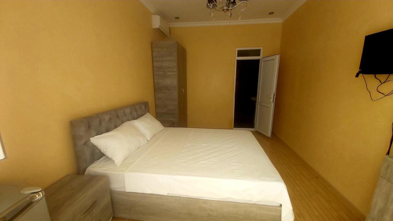Hotel Zura Palace 卡瓦拉提 外观 照片
